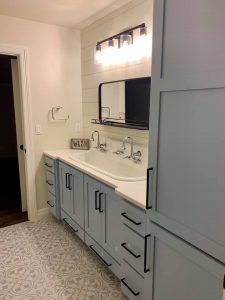 perla white quartz bathroom image